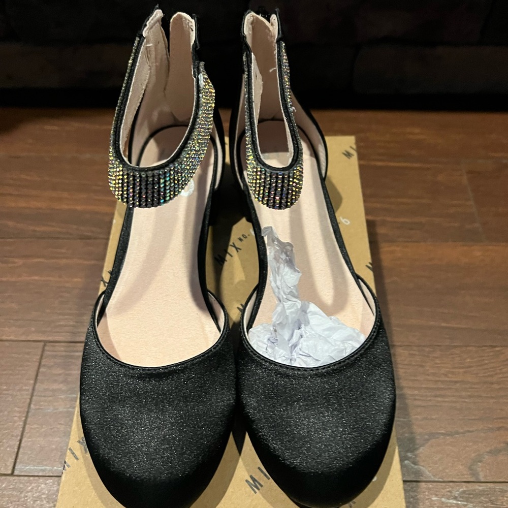 Girls heeled shoes